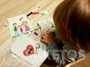 10.Juego creativo para niños: pintar bolsas de lino