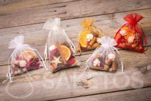 IIdea para regalo navideño: bolsas de organza con productos secos 