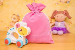 4.Las bolsas de terciopelo son perfectas para el almacenamiento decorativo de los juguetes.