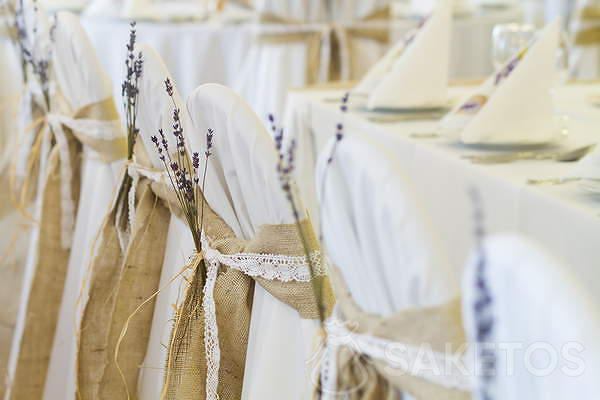 Decoraciones de lavanda para una boda rústica