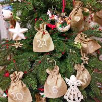 Calendario de adviento bolsas de yute 10 x 13 cm - natural claro + números blancos Envoltorio de regalo