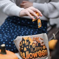 Bolsas de halloween de yute 12 x 15 cm - mix de colores en patrones Halloween
