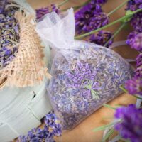 Bolsas de organza 7 x 9 cm blancas con impresión lavanda Bolsas para lavanda