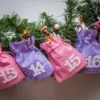 Bolsas de yute con calendario de adviento, tamaño 12 x 15 cm, rosa y violeta + números blancos Bolsa de yute