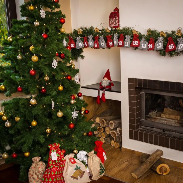 Calendario de Advienyo bolsas de yute 12 x 15 cm: plateado y granate + números blancos Bolsa de yute