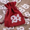 Calendario de Advienyo bolsas de yute 12 x 15 cm: plateado y granate + números blancos Uso
