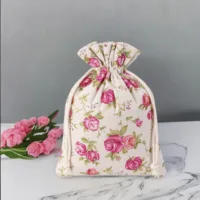 Bolsitas estilo lino con la impresión 13 x 18 cm - natural / rosas San valentín