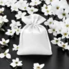 Bolsas de satén 10 x 13 cm - blanco Día de la Mujer
