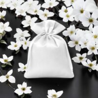 Bolsas de satén 10 x 13 cm - blanco Día de la Mujer