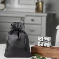 Bolsas de satén 12 x 15 cm - negro Bolsas medianas