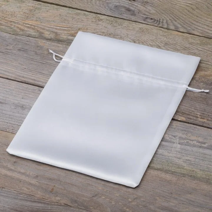 Bolsas de satén 18 x 24 cm - blanco Ropa y ropa interior