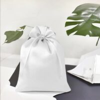 Bolsas de satén 22 x 30 cm - blanco Día de la Mujer