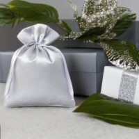 Bolsas de satén 8 x 10 cm - gris plata Bautismo