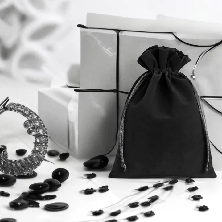 Bolsas de terciopelo 12 x 15 cm - negro Bolsas medianas
