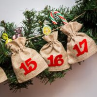 Calendario de Adviento bolsas de yute 11 x 14 cm: natural + números rojos Todos los productos