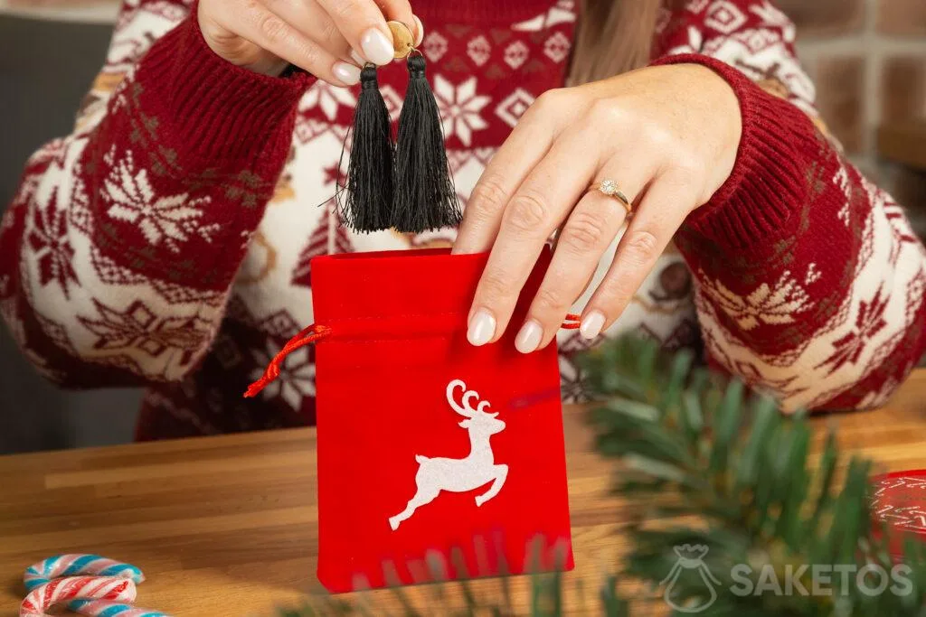 Bolsita de terciopelo rojo - un complemento decorativo para Burr Basket