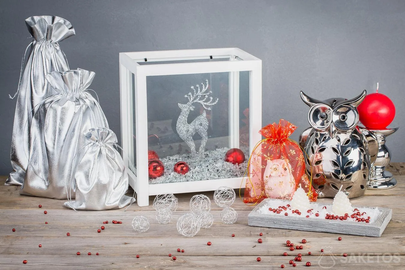 Bolsas metálicas hacen que las decoraciones navideñas sean modernas