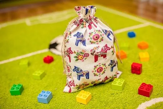 7.Bolsa decorativa para guardar cubos de Lego Duplo ideal para la habitación de los niños.