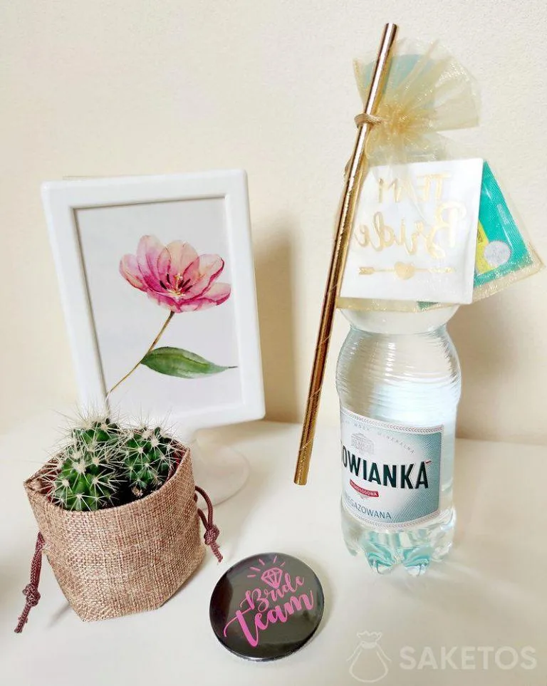 Bolsa de agua con mini kit para la resaca
