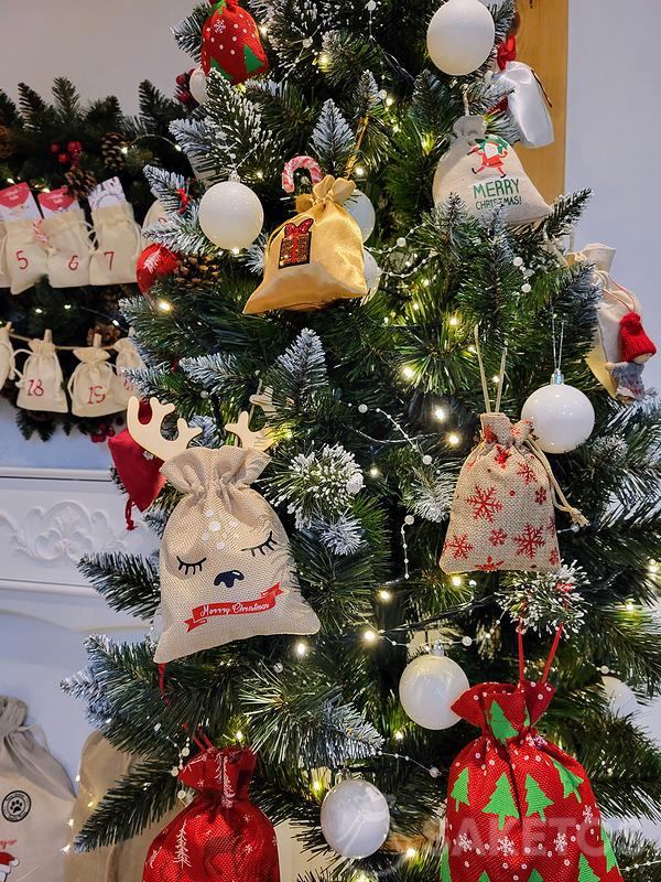 adornos navideños con regalos