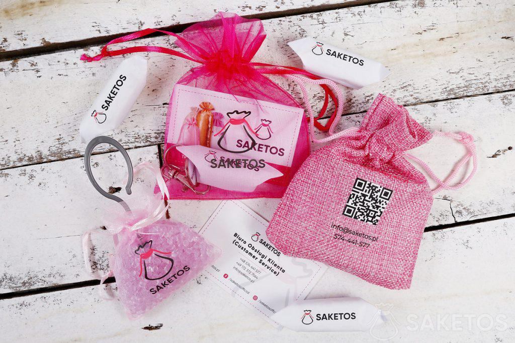 Bolsas de tela con el logo de la empresa