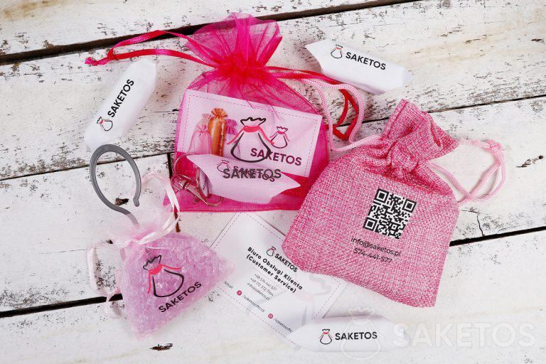 Bolsas de tela con el logotipo de la empresa