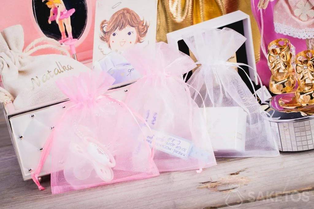 Embalaje perfecto para regalo: una bolsa de organza siempre se ve bien.