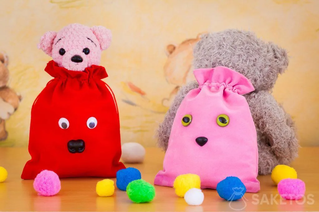8. Regalos para niños en bonitas bolsas de terciopelo