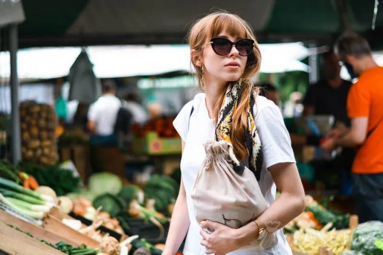 Lleve sus bolsas de verduras de compras