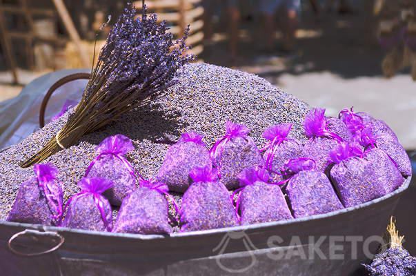 Lavanda seca en bolsitas de organza