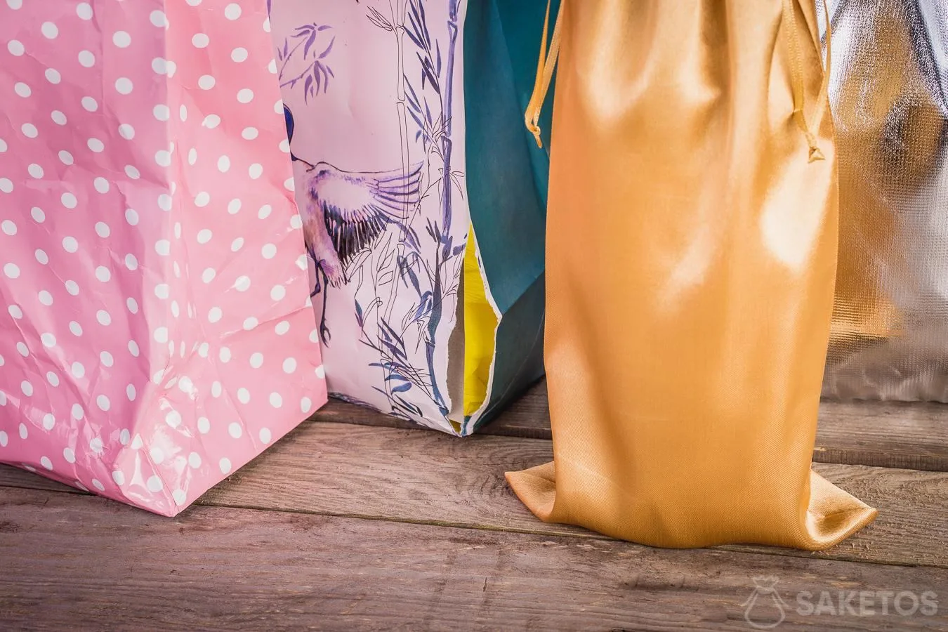 Las bolsas de material siempre se ven esbeltos y elegantes