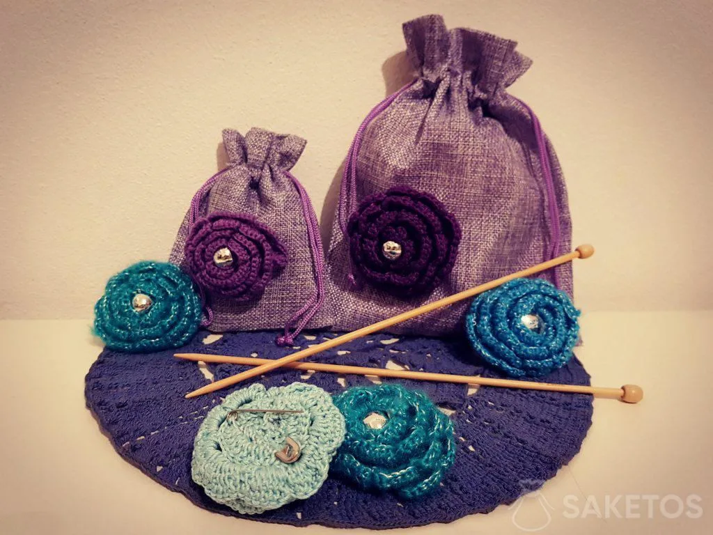 •Decoración de bolsas de yute como regalo para seres queridos