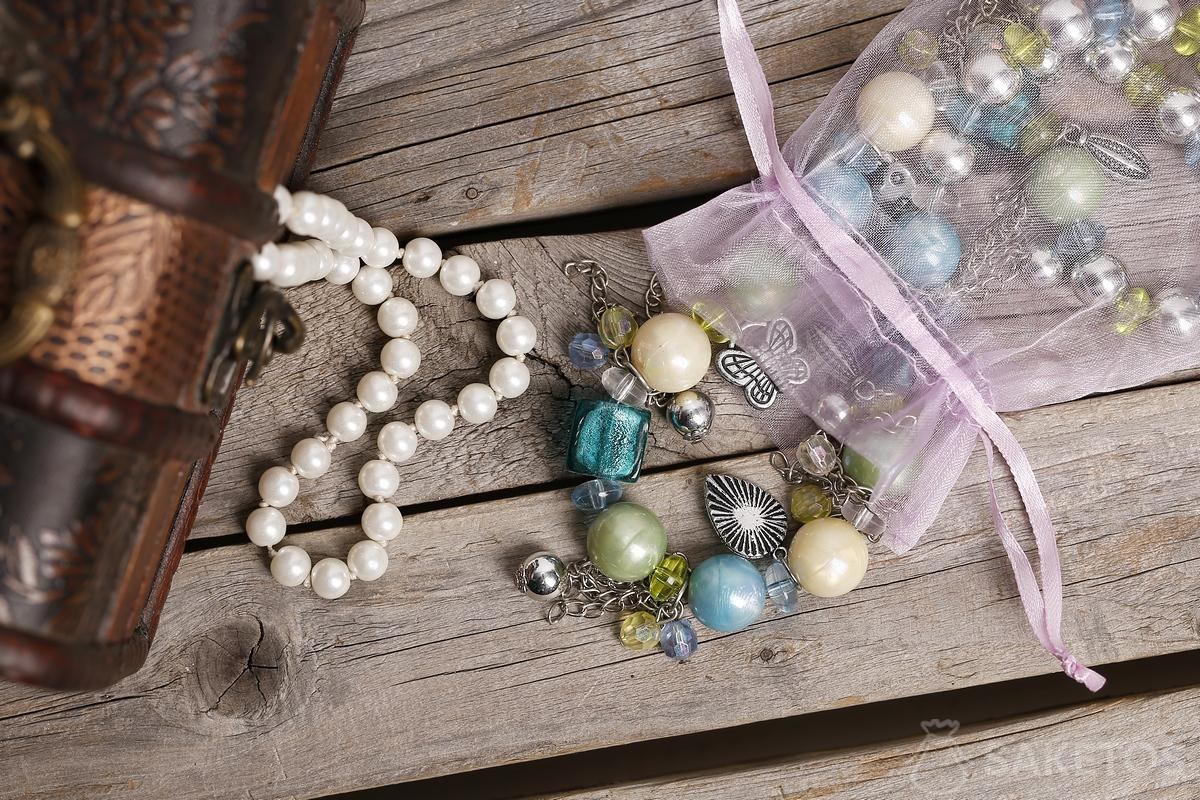 Bolsa de organza para abalorios y piedras.