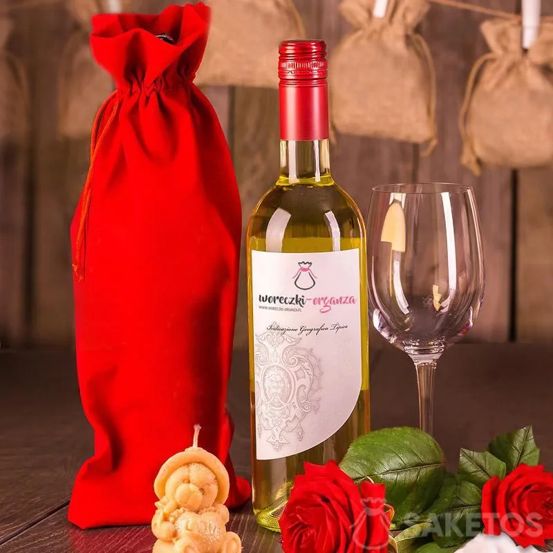 Bolsa de terciopelo rojo para vino 16x 37 cm.