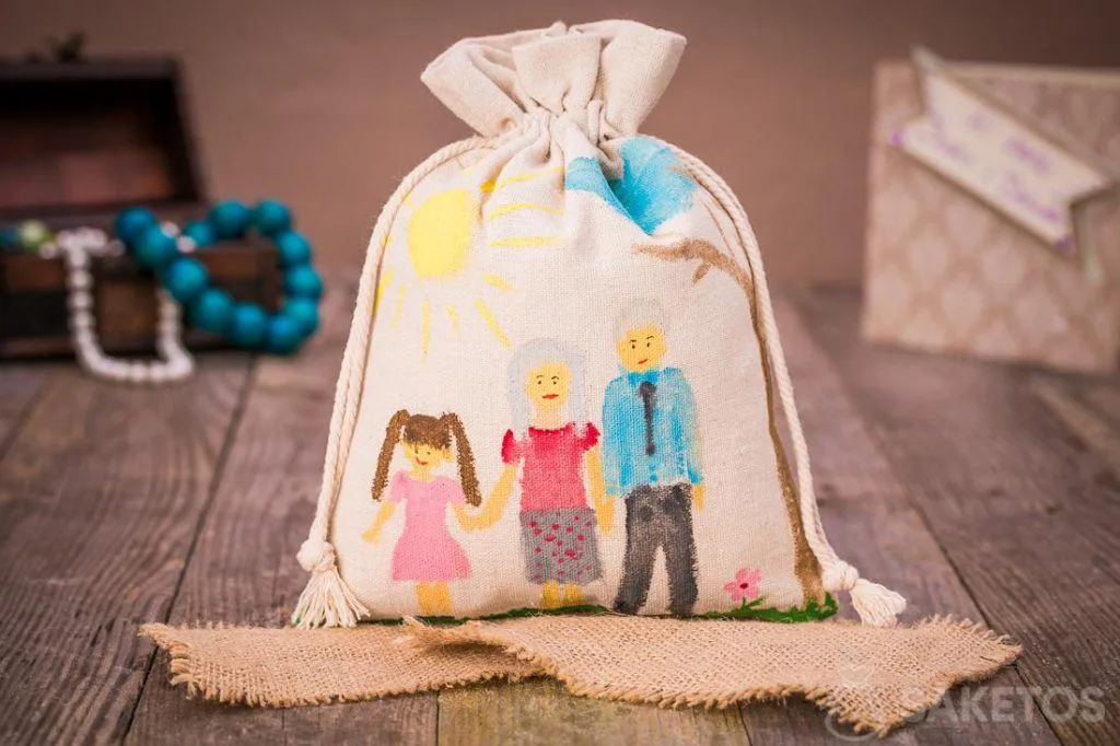 Bolsa de lino con pintura hecha a mano