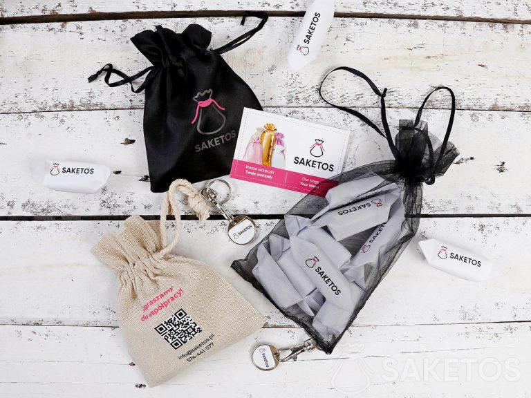 Bolsas de tela personalizadas con logo para promocionar marcas en eventos y ferias.