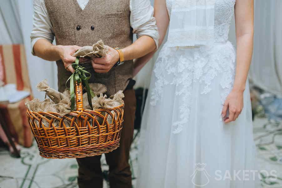 Bolsas de yute para una boda rústica