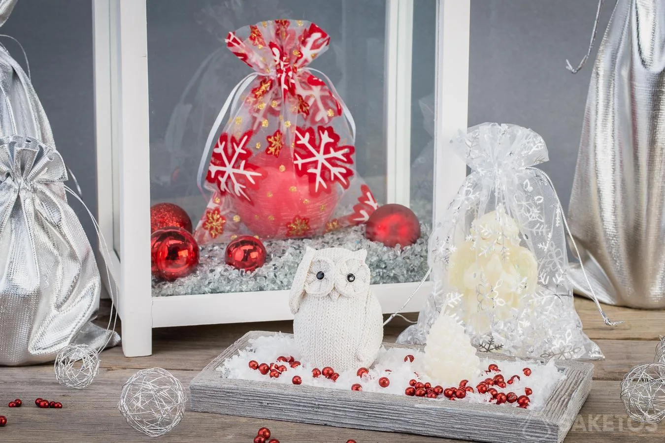 Las bolsas navideñas combinan perfectamente con las decoraciones