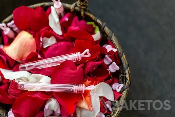 ¿Qué regalar a los recién casados después de dejar la iglesia?