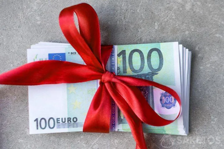 ¿Cómo empaquetar estéticamente el dinero como regalo?