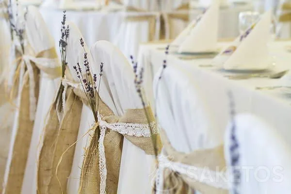 Decoraciones de lavanda para una boda rústica