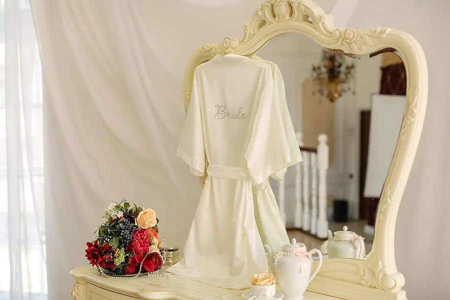 Este material es perfecto para una ceremonia de boda y recepción