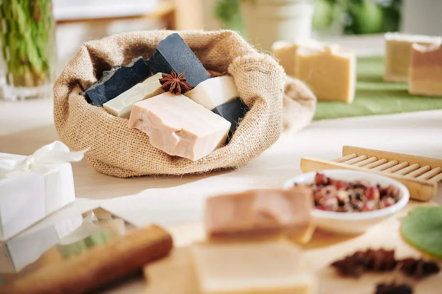 Jabones naturales de bricolaje: ecológicos y seguros para la piel 