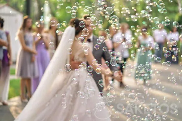Pompas de jabón para una boda