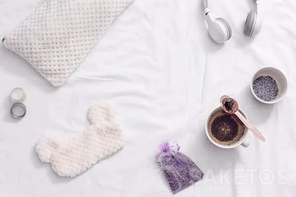 mezcla de té en una bolsa de organza