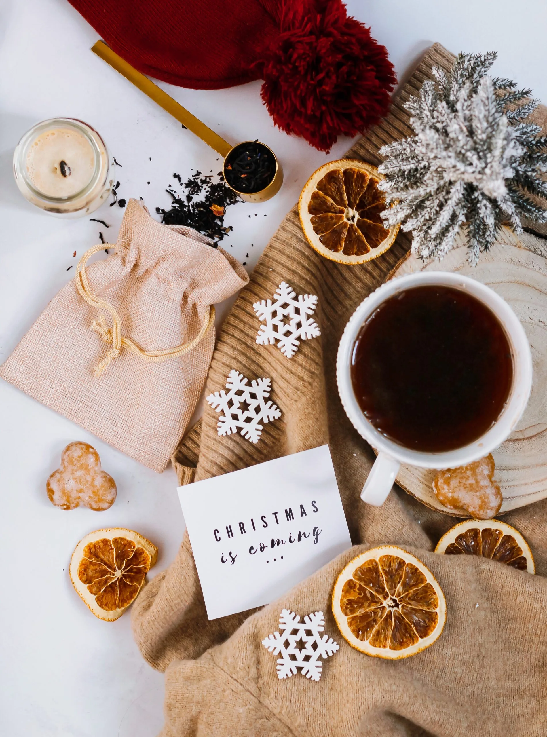 té con una mezcla de frutas y hierbas