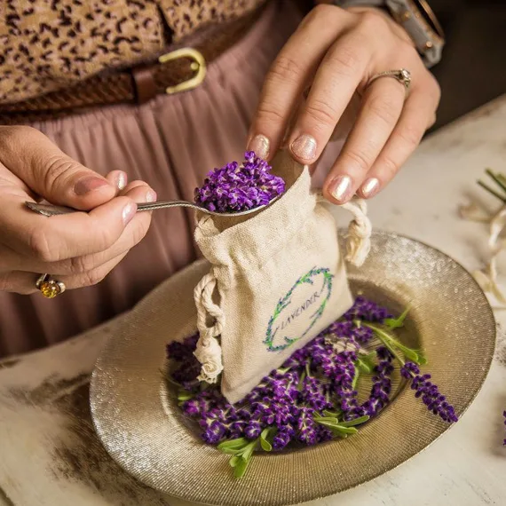 Saquito de lino con lavanda – con impresión, ideal como regalo